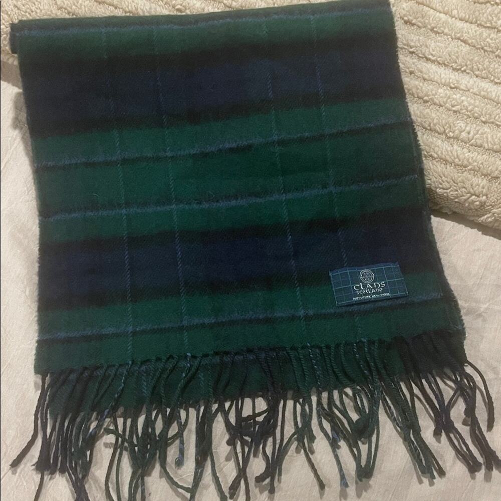 CLADS SCOTLAND 100 pure new  Wool Green and Blue plaid  Scarf